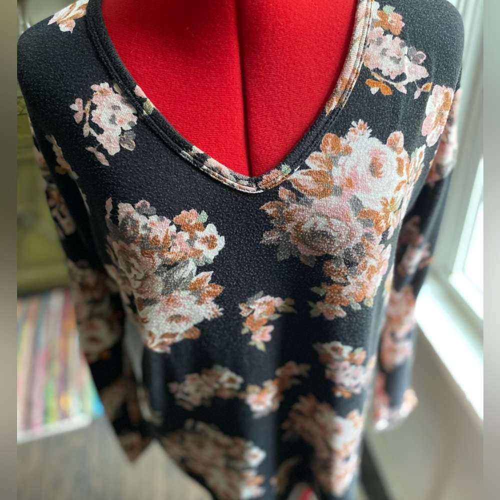 🧹Super soft fall floral print long sleeve, lace-up tie back, small, Moa Moa
